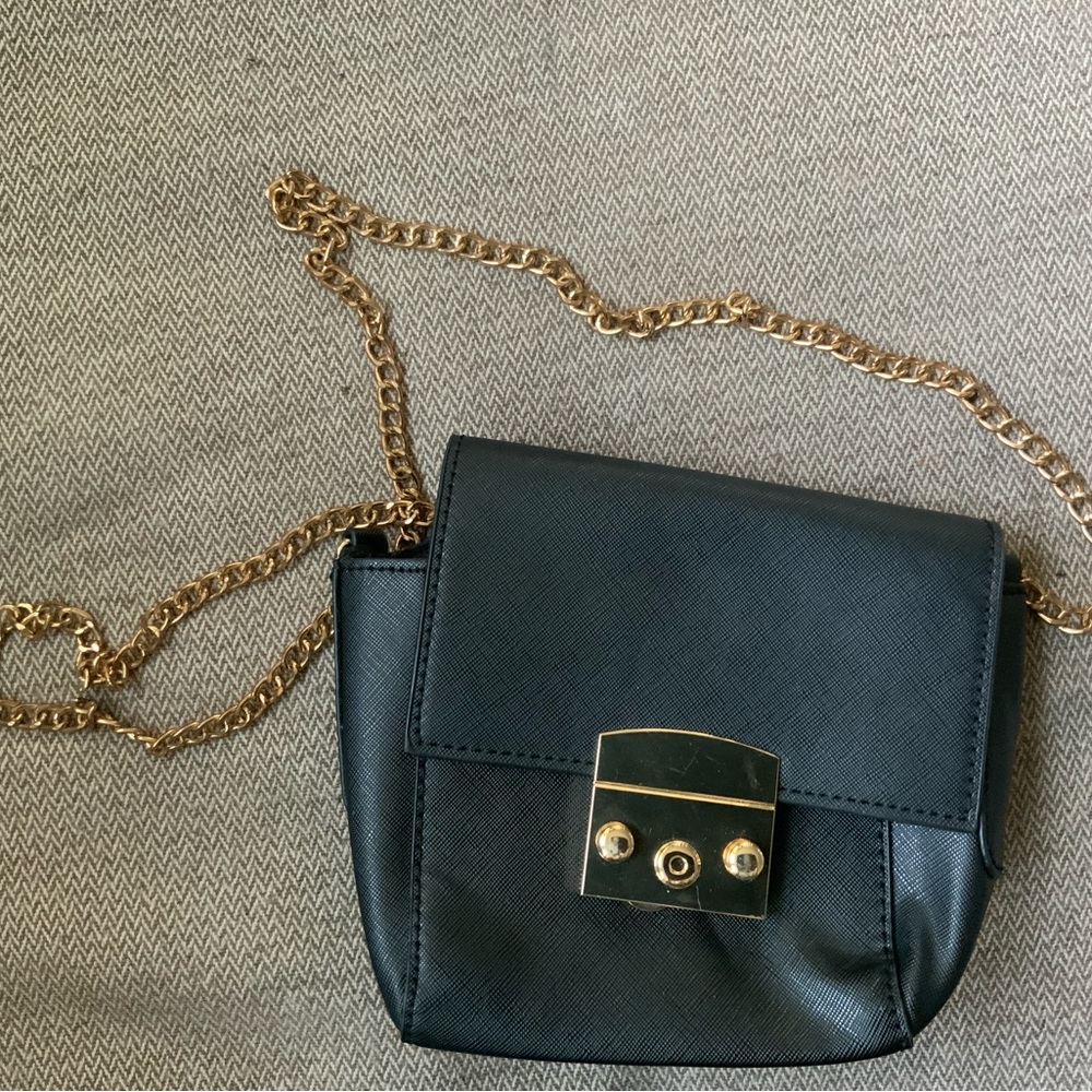 Elegant Black Leather Chain Bag